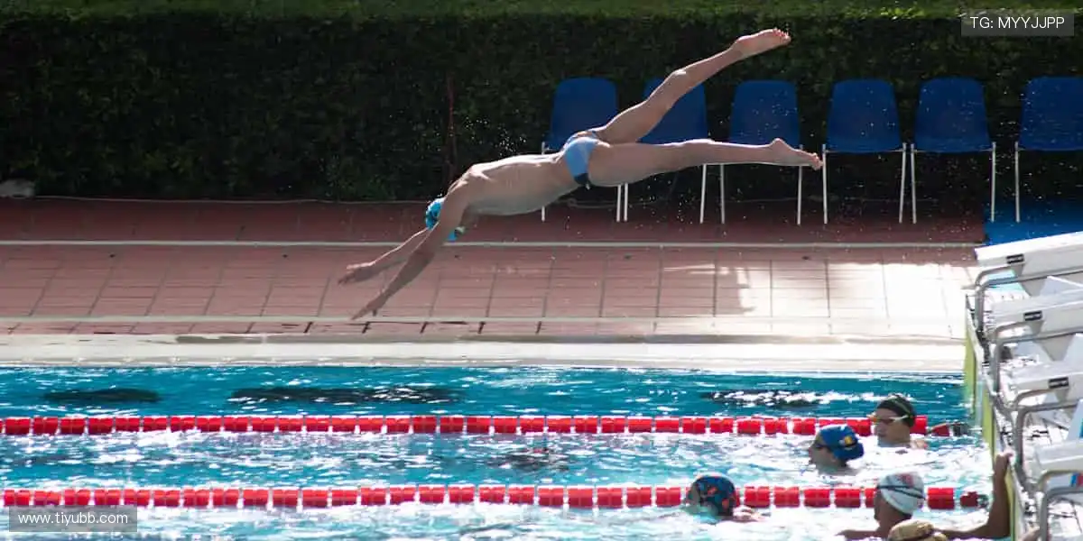 🎮潮流周边,让热爱从赛场延伸到生活!🌟